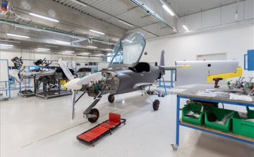 A magyar gazdaság ékköve lehet - Letették a Magnus Aircraft Zrt. új gyártócsarnokának alapkövét